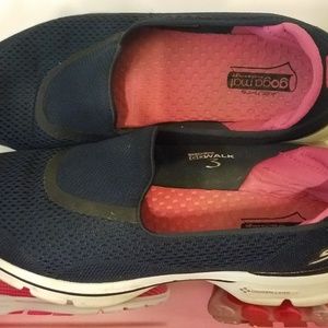Skechers Go Walk